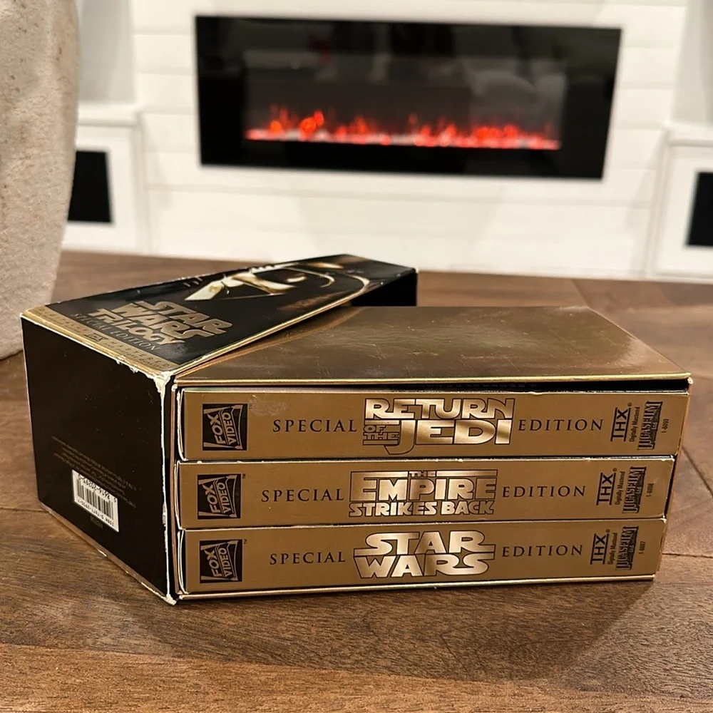 Star Wars Trilogy VHS set gold black collectors item boxed set 3 VHS set Jedi